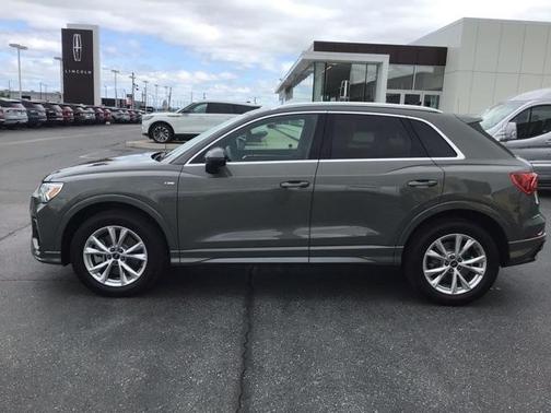 2022 Audi Q3 45 S line Premium