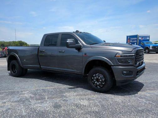 Crystal Metallic 2025 RAM 3500 Limited