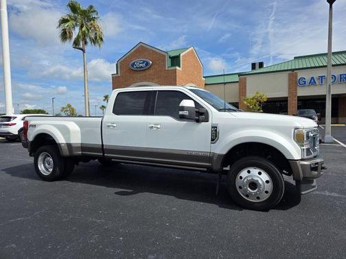 Star White 2022 Ford F-450 King Ranch