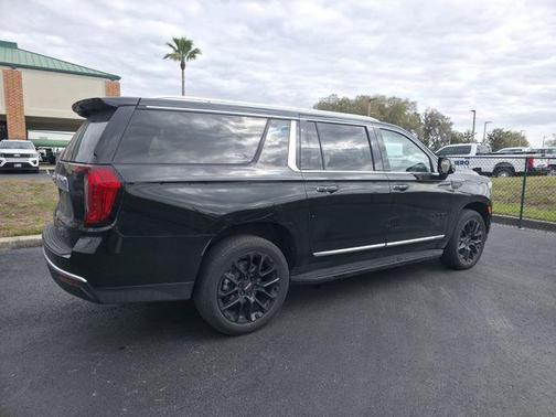 2024 GMC Yukon XL SLT