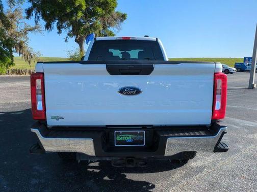 Oxford White 2025 Ford F-250 XLT