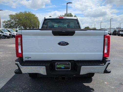 Oxford White 2026 Ford F-250
