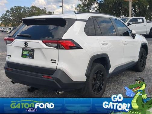 2020 Toyota RAV4 XLE