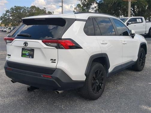 2020 Toyota RAV4 XLE
