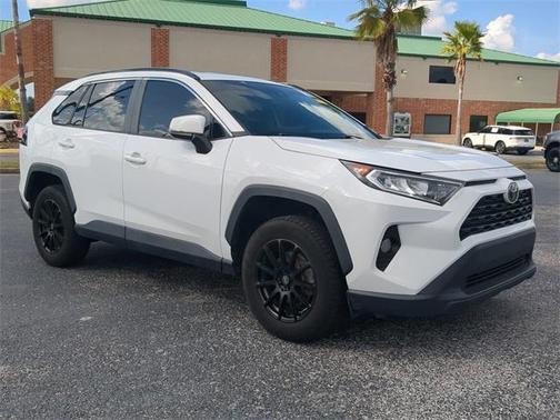 2020 Toyota RAV4 XLE