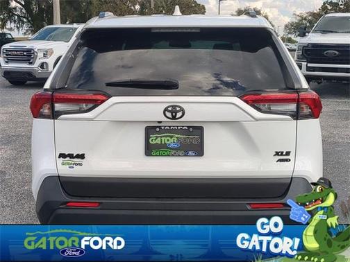 2020 Toyota RAV4 XLE