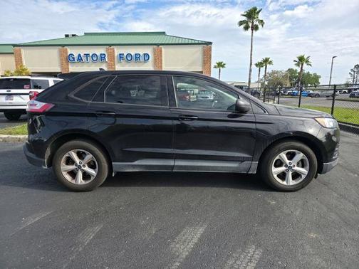 Black Metallic 2020 Ford Edge SE