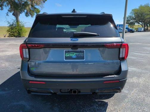 Gray Metallic 2026 Ford Explorer ST-Line