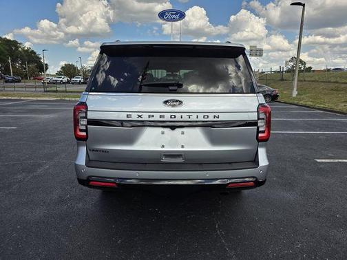 Silver Metallic 2023 Ford Expedition Limited