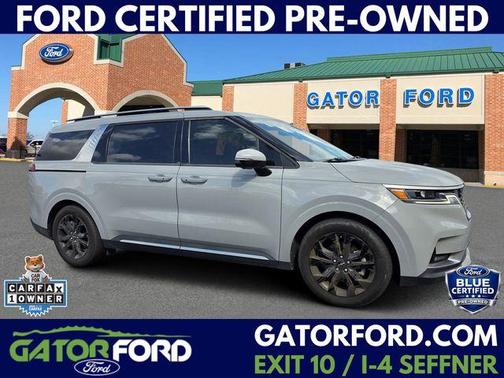 Ceramic Silver 2024 Kia Carnival SX