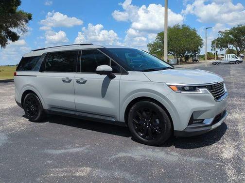 Ceramic Silver 2024 Kia Carnival SX