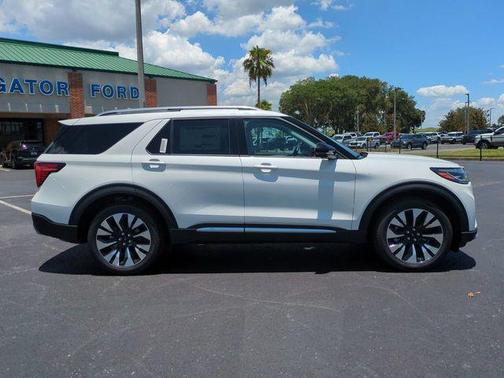 White Metallic 2026 Ford Explorer Platinum