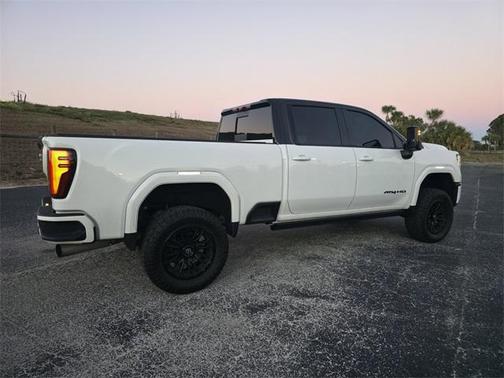 2024 GMC Sierra 2500 AT4