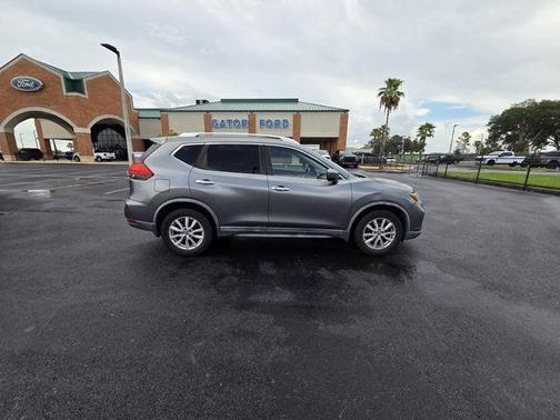 Gun Metallic 2017 Nissan Rogue SV