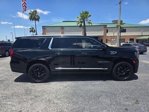 Onyx Black 2023 GMC Yukon XL Denali