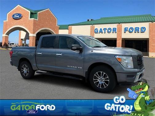 2020 Nissan Titan SV