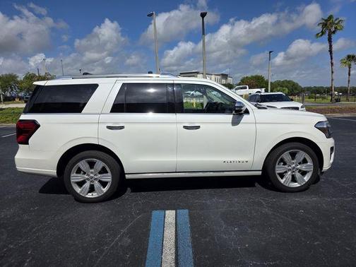 Star White 2023 Ford Expedition Platinum