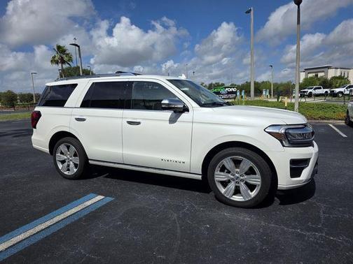Star White 2023 Ford Expedition Platinum