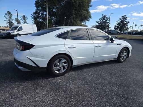 2025 Hyundai SONATA SE