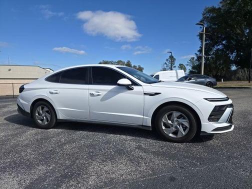 2025 Hyundai SONATA SE