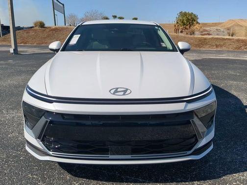 2025 Hyundai SONATA SE