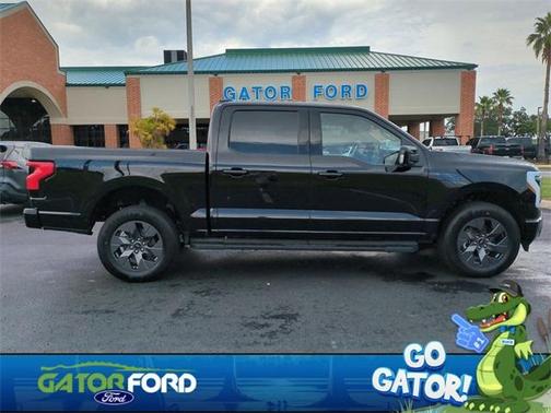 2024 Ford F-150 Lightning LARIAT