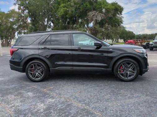 Black Metallic 2026 Ford Explorer ST-Line