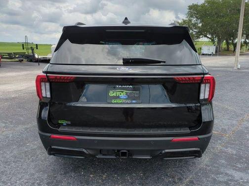 Black Metallic 2026 Ford Explorer ST-Line