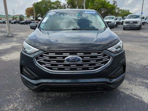 2022 Ford Edge SE