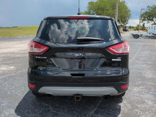 Tuxedo Black Metallic 2014 Ford Escape SE