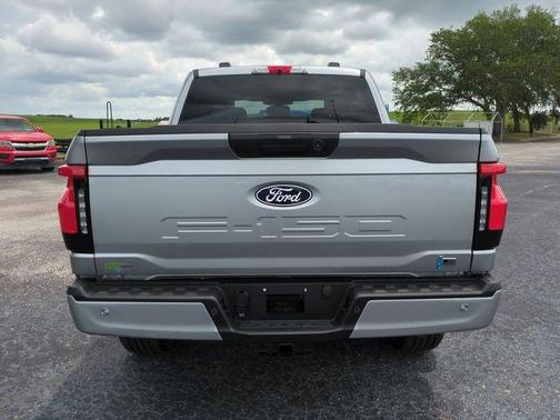 Iconic Silver Metallic 2025 Ford F-150 Lightning Flash