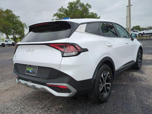 Glacial White Pearl 2023 Kia Sportage EX