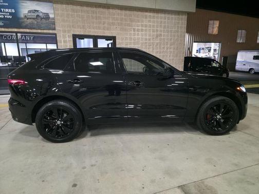 2024 Jaguar F-PACE P250 R-Dynamic S