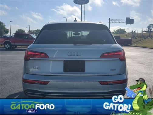 2022 Audi Q5 40 Premium
