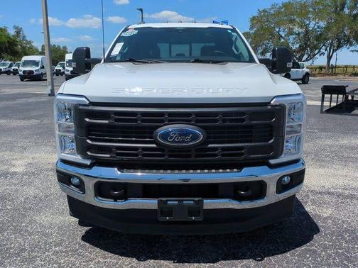 Oxford White 2025 Ford F-350 XL