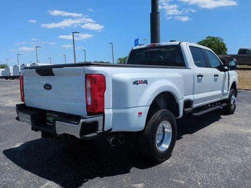 Oxford White 2025 Ford F-350 XL