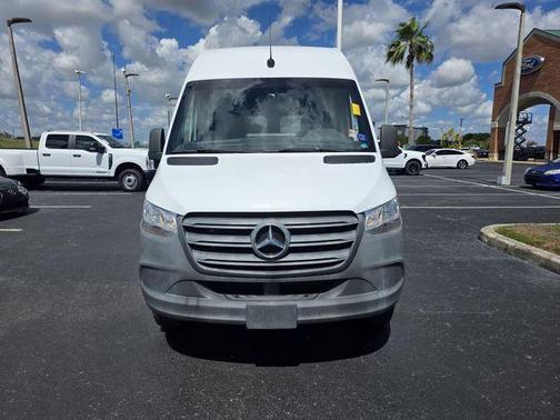 Arctic White 2019 Mercedes-Benz Sprinter 1500 Standard Roof