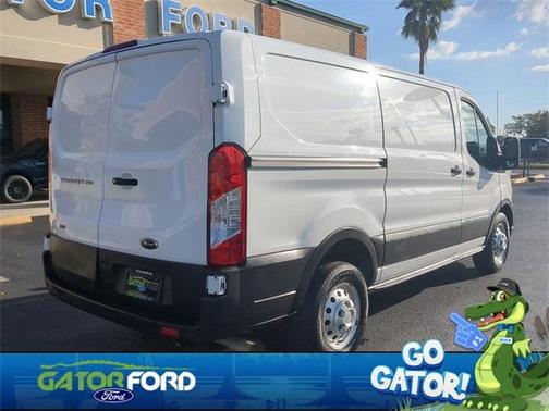 2022 Ford Transit-250 Base