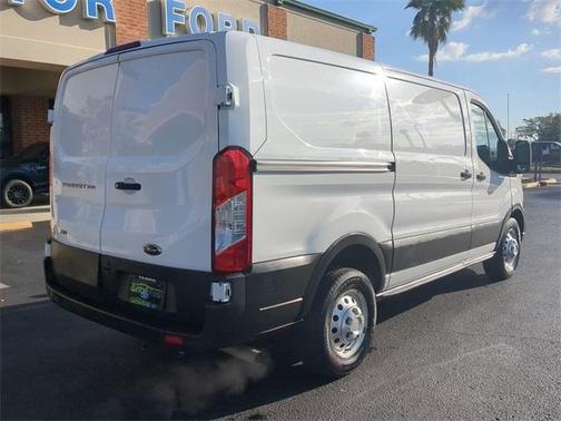 2022 Ford Transit-250 Base