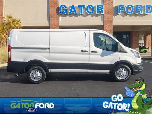 2022 Ford Transit-250 Base