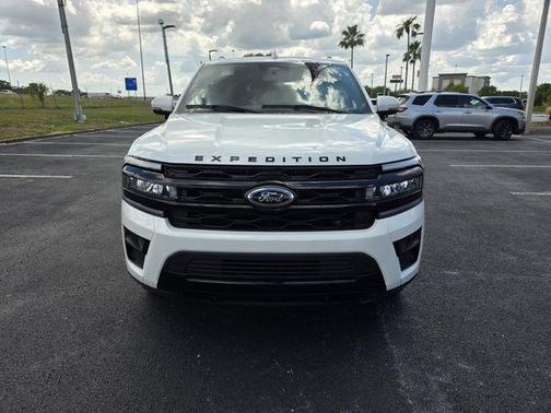 White Metallic 2023 Ford Expedition Limited