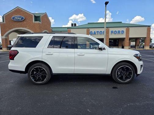 White Metallic 2023 Ford Expedition Limited