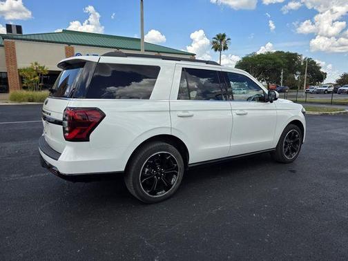 White Metallic 2023 Ford Expedition Limited