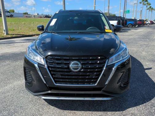 Super Black 2021 Nissan Kicks SV