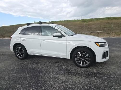 2022 Audi Q5 45 S line Premium Plus