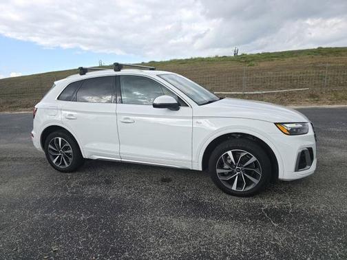 2022 Audi Q5 45 S line Premium Plus
