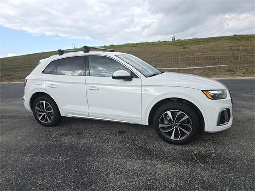 2022 Audi Q5 45 S line Premium Plus