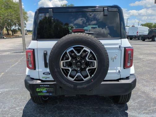 Oxford White 2026 Ford Bronco Outer Banks