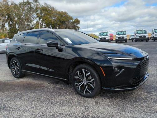 2025 Toyota Crown Signia XLE