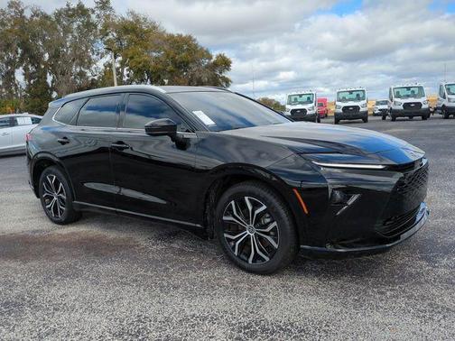 2025 Toyota Crown Signia XLE